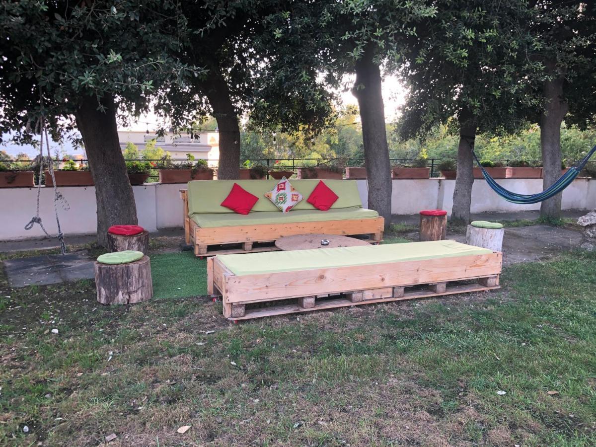 Kamyhouse Una Tranquilla Struttura Nel Verde Villa Neapel Exteriör bild