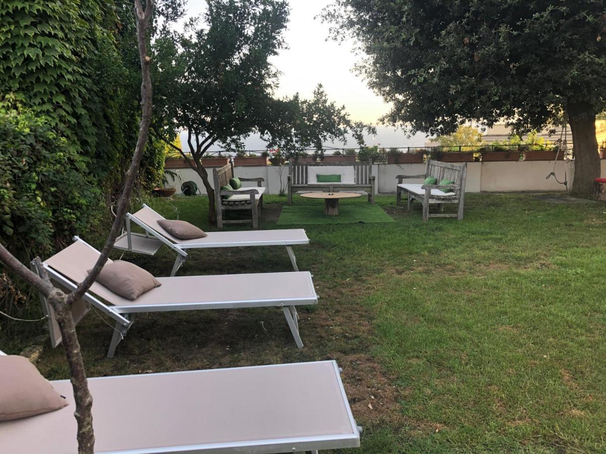 Kamyhouse Una Tranquilla Struttura Nel Verde Villa Neapel Exteriör bild