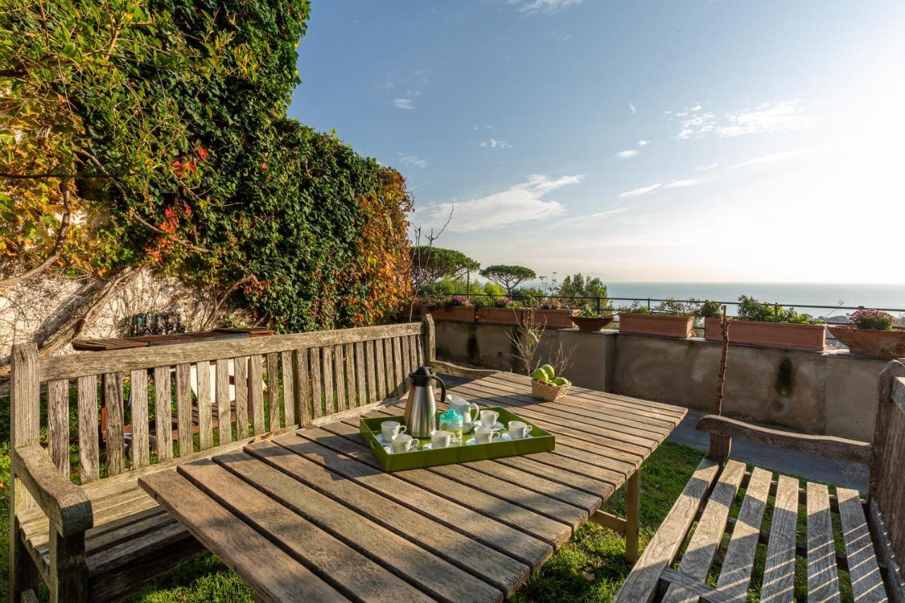 Kamyhouse Una Tranquilla Struttura Nel Verde Villa Neapel Exteriör bild