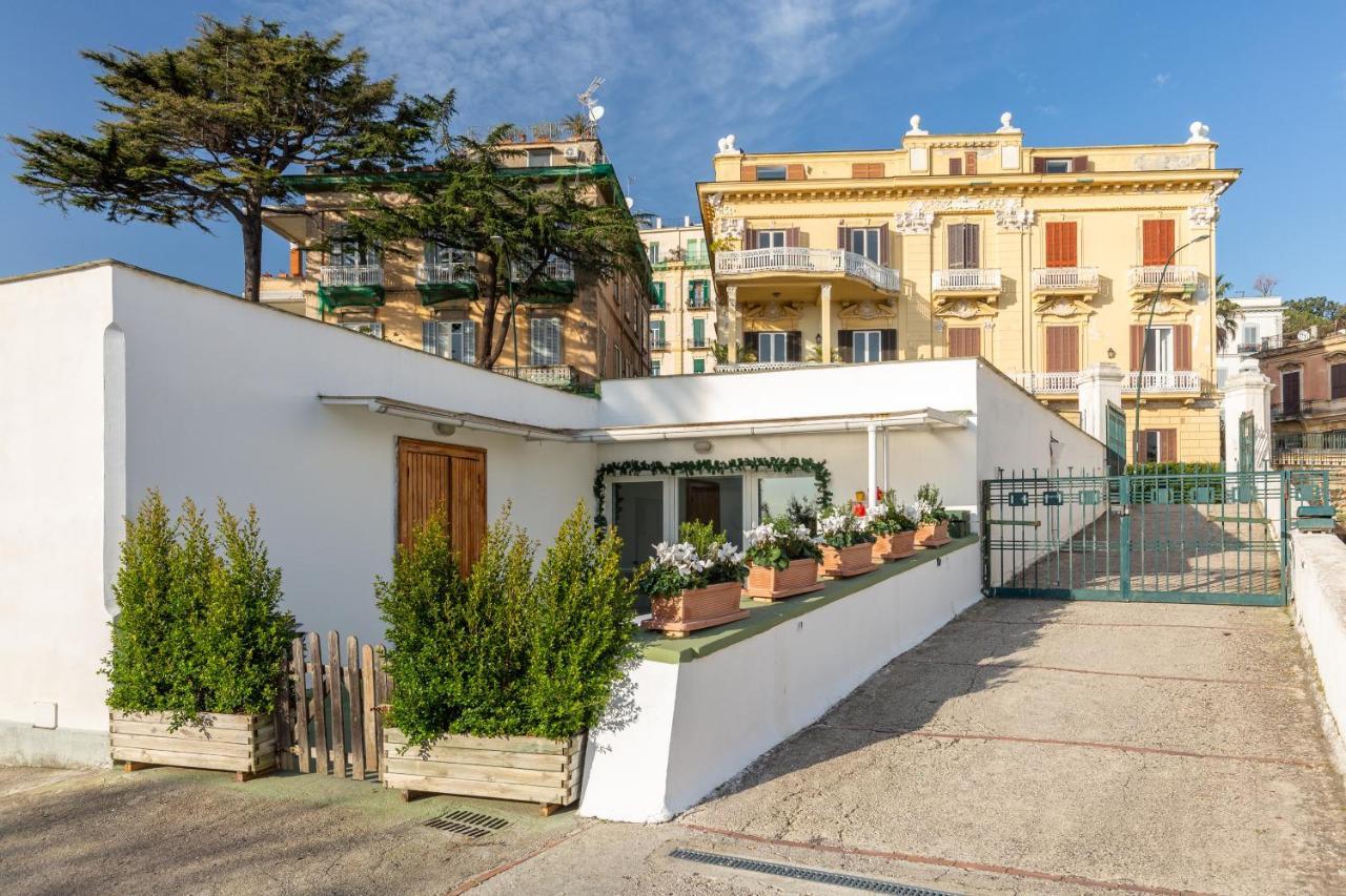 Kamyhouse Una Tranquilla Struttura Nel Verde Villa Neapel Exteriör bild